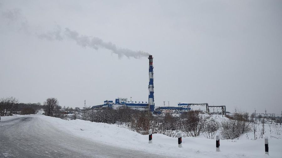 A stop sign is seen at the entrance to the Listvyazhnaya coal mine following Thursday's mine accident, in the Kemerovo region, Russia, November 27, 2021. REUTERS/Maxim Shemetov