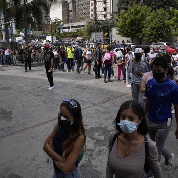 Potret Diskon Black Friday Ringankan Krisis Warga Venezuela