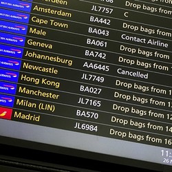 Bandara Inggris Chaos hingga Penumpang Frustasi, Ada Apa?