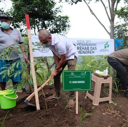 Rehabilitasi DAS, Adaro dan KLHK Tanam Pohon di Magelang