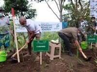 Rehabilitasi DAS, Adaro dan KLHK Tanam Pohon di Magelang