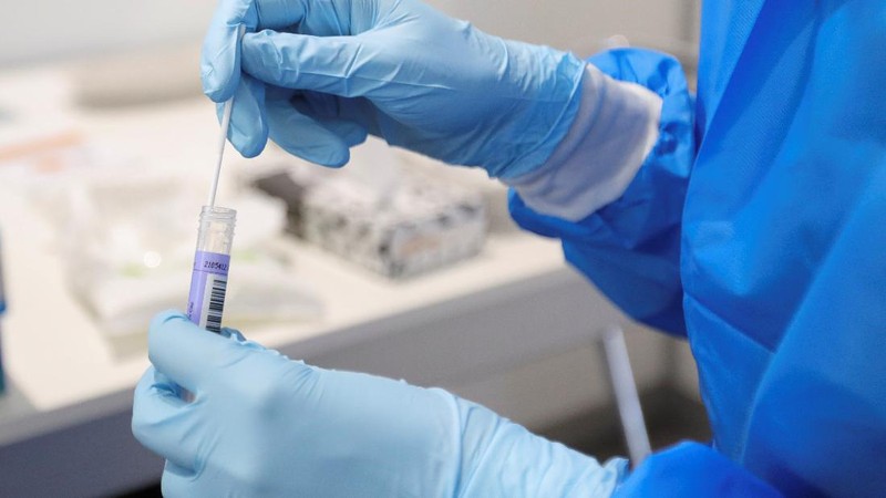 Otoritas Belanda mendeteksi 13 kasus positif virus Corona (COVID-19) varian Omicron dari dua penerbangan asal Afrika Selatan (Afsel). (REUTERS/EVA PLEVIER)