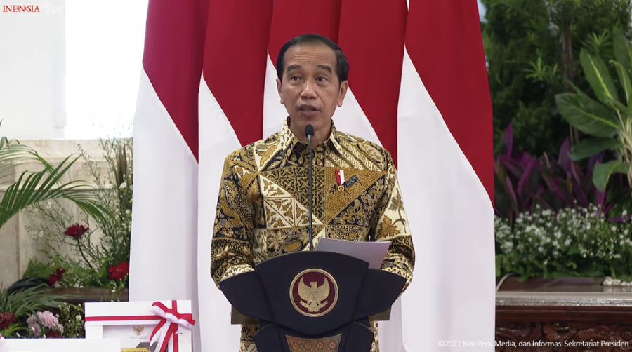 Penyerahan Daftar Isian Pelaksanaan Anggaran (DIPA) dan Buku Daftar Alokasi Transfer ke Daerah dan Dana Desa Tahun 2022, 29 November 2021 (Tangkapan layar Youtube Setpres RI)