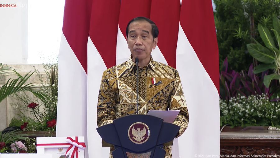 Penyerahan Daftar Isian Pelaksanaan Anggaran (DIPA) dan Buku Daftar Alokasi Transfer ke Daerah dan Dana Desa Tahun 2022, 29 November 2021 (Tangkapan layar Youtube Setpres RI)
