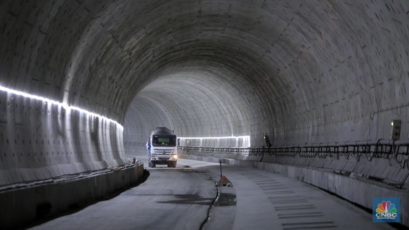 Keterangan Pers Presiden RI, Jokowi Setelah Meninjau Pintu Masuk Tunnel 2 Proyek KCJB, 17 Januari 2022 Keterangan Pers Presiden RI, Jokowi Setelah Meninjau Pintu Masuk Tunnel 2 Proyek KCJB, 17 Januari 2022