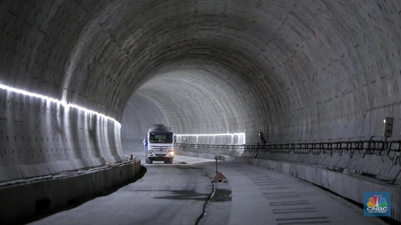 Keterangan Pers Presiden RI, Jokowi Setelah Meninjau Pintu Masuk Tunnel 2 Proyek KCJB, 17 Januari 2022