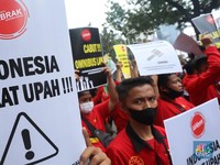 Buruh Tuntut Kenaikan UMP 2023 13%, Begini Respon Menaker