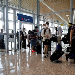 Warga RI Waspada, Singapura Temukan Klaster Lokal Omicron