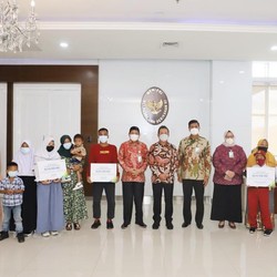 BP Jamsostek Beri Santunan Rp 1,99 M Untuk ABK KM Hentri I