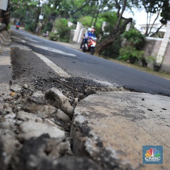Sumur Resapan di Lebak Bulus Bikin Jalan Retak & Bergelombang