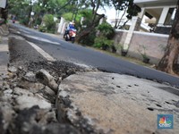 Sumur Resapan di Lebak Bulus Bikin Jalan Retak & Bergelombang