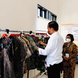 Jokowi  Jadi Presiden Paling Royal Bantu UMKM, Ini Buktinya