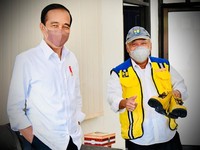 Jokowi, Basuki, dan Sepatu untuk Motor-motoran di Mandalika