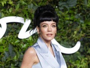 Lily Allen Akui Pernah Jalani Aborsi Hingga 5 Kali, Banjir Kritik
