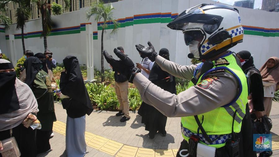 Aksi relawan 212 d Jakarta (CNBC Indonesia/Muhammad Sabki)