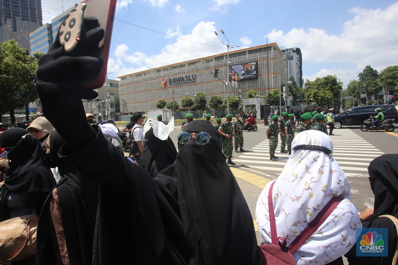 Aksi relawan 212 d Jakarta (CNBC Indonesia/Muhammad Sabki)