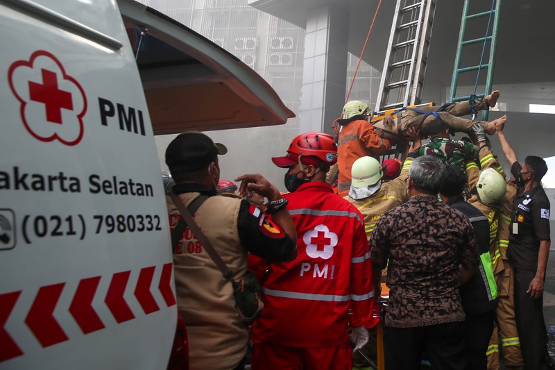Kebakaran Gedung Cyber 1 Mampang. (Detikcom/Grandyos Zafna) Kebakaran Gedung Cyber 1 Mampang. (Detikcom/Grandyos Zafna)