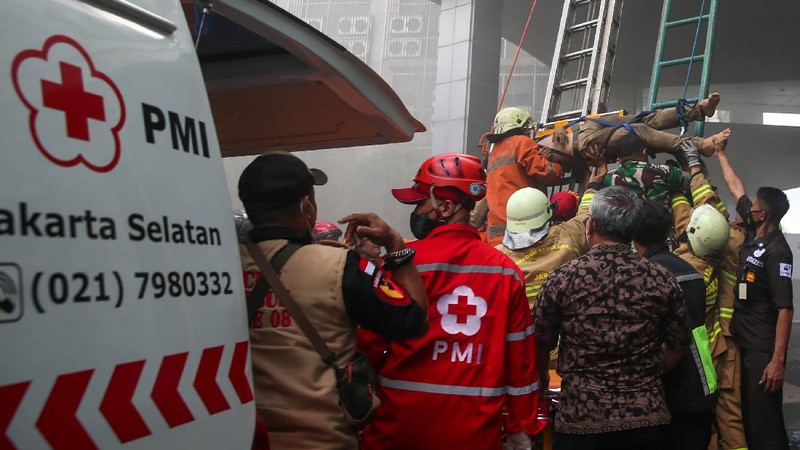 Kebakaran Gedung Cyber 1 Mampang. (Detikcom/Grandyos Zafna)
