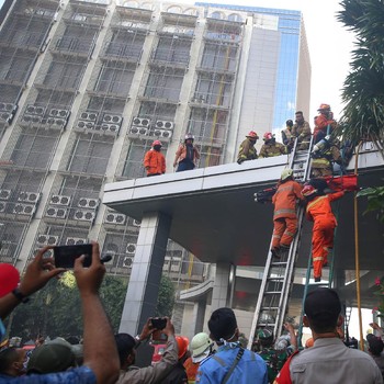 Penampakan Gedung Cyber Kebakaran, 3 AB Tak Bisa Transaksi!