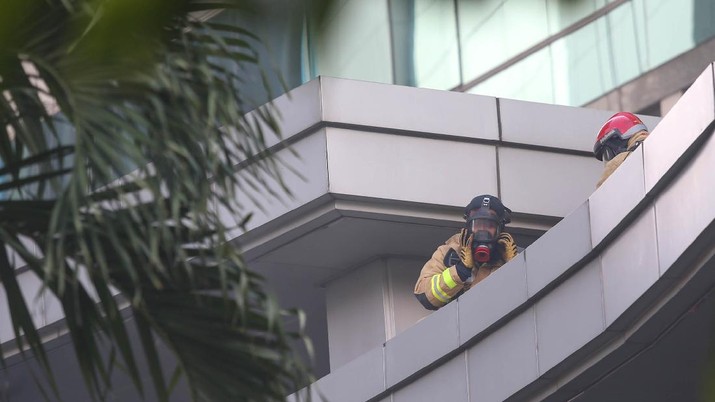Kebakaran Gedung Cyber 1 Mampang. (Detikcom/Grandyos Zafna) Kebakaran Gedung Cyber 1 Mampang. (Detikcom/Grandyos Zafna)