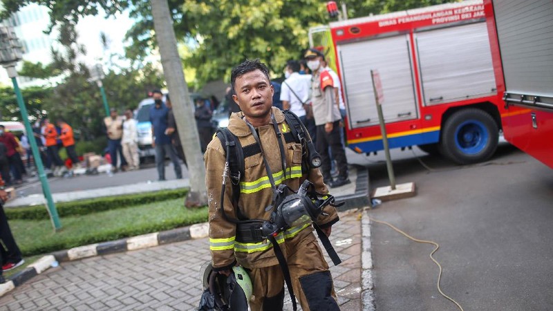 Kebakaran Gedung Cyber 1 Mampang. (Detikcom/Grandyos Zafna)