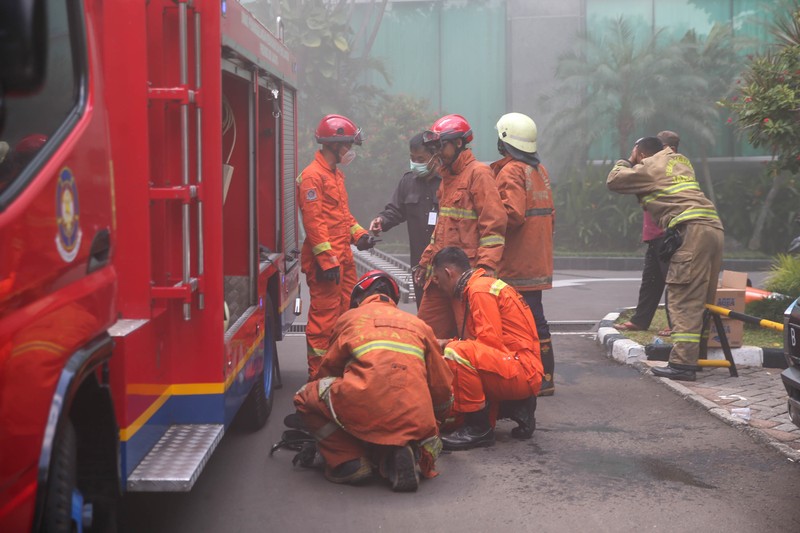 Kebakaran Gedung Cyber 1 Mampang. (Detikcom/Grandyos Zafna)