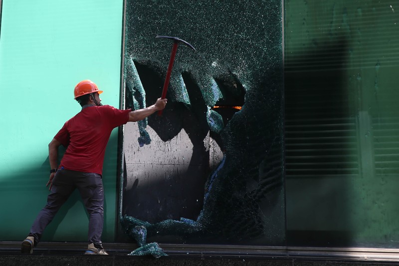 Kebakaran Gedung Cyber 1 Mampang. (Detikcom/Grandyos Zafna) Kebakaran Gedung Cyber 1 Mampang. (Detikcom/Grandyos Zafna)