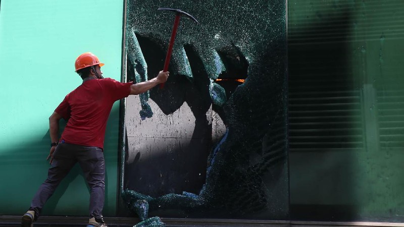 Kebakaran Gedung Cyber 1 Mampang. (Detikcom/Grandyos Zafna)