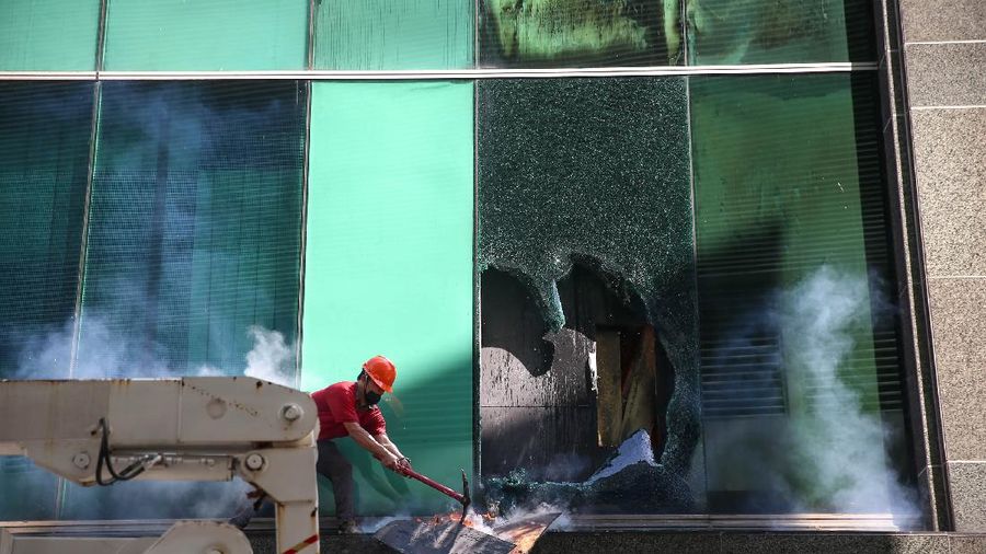 Kebakaran Gedung Cyber 1 Mampang. (Detikcom/Grandyos Zafna)