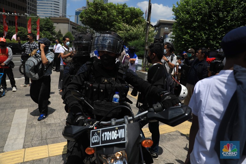TNI-Polri Patroli cegah reuni 212. (CNBC Indonesia/Muhammad Sabk)