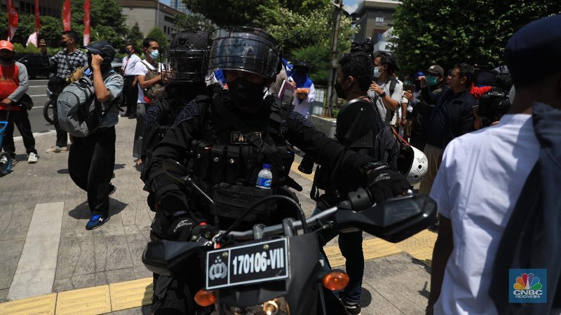 TNI-Polri Patroli cegah reuni 212. (CNBC Indonesia/Muhammad Sabk)