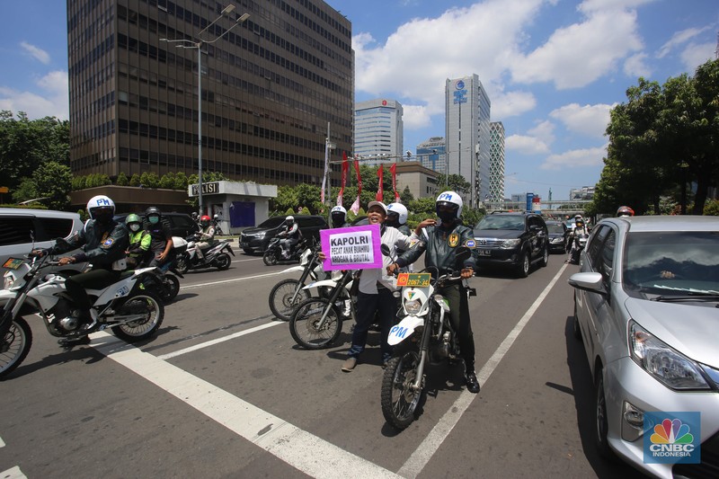TNI-Polri Patroli cegah reuni 212. (CNBC Indonesia/Muhammad Sabk)