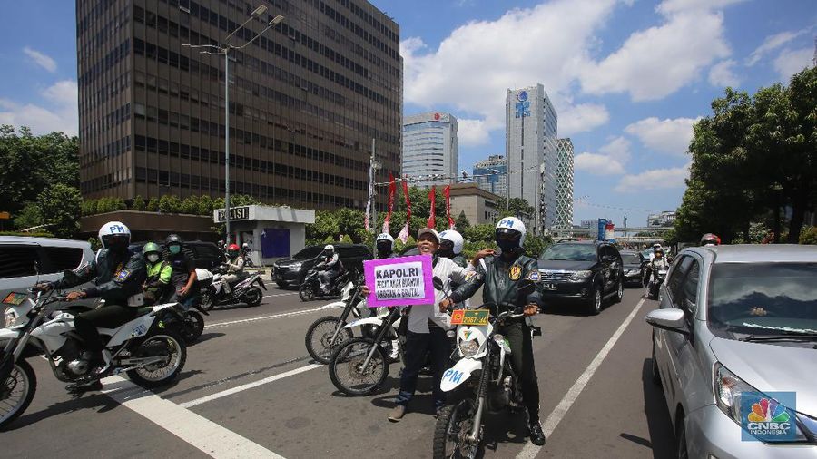 TNI-Polri Patroli cegah reuni 212. (CNBC Indonesia/Muhammad Sabk)
