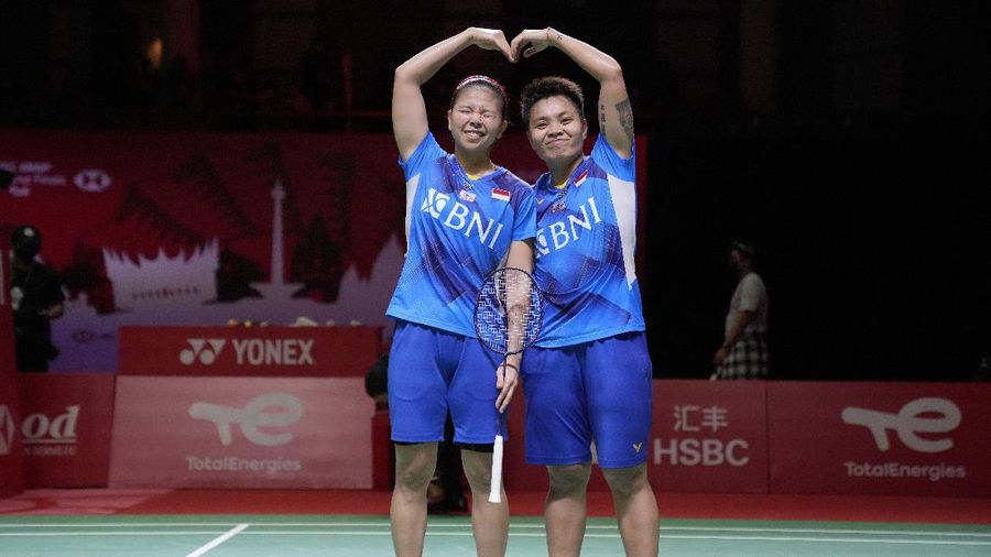 Greysia Polii/Apriyani Rahayu dinobatkan BWF menjadi ganda putri terbaik 2021. (AP/Dita Alangkara)