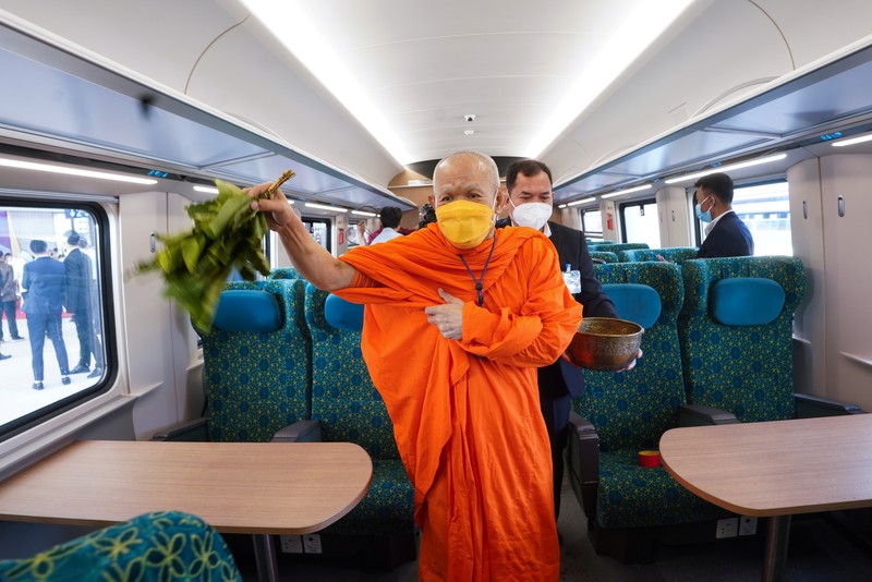 Peresmian proyek kereta cepat Laos-China. (REUTERS/PHOONSAB THEVONGSA)