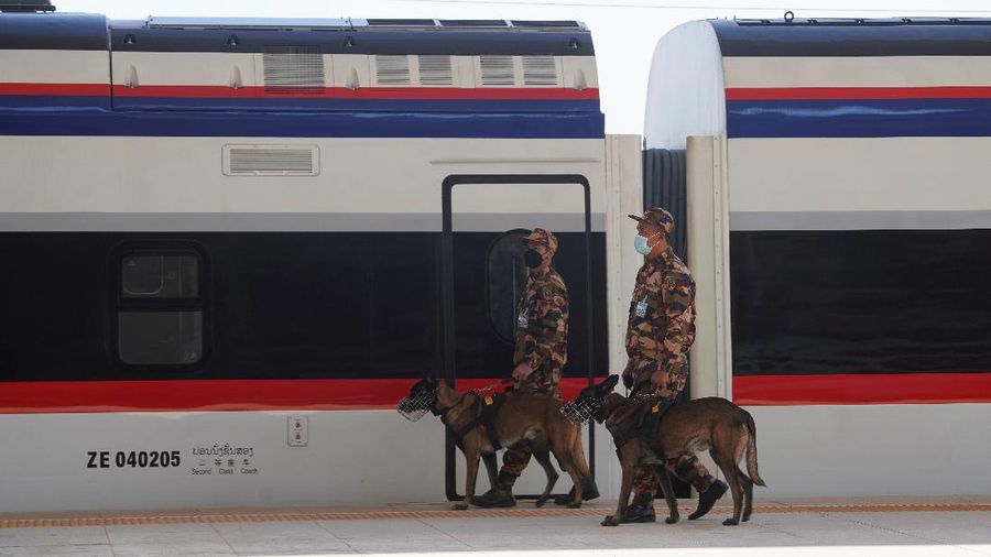 Peresmian proyek kereta cepat Laos-China. (REUTERS/PHOONSAB THEVONGSA)