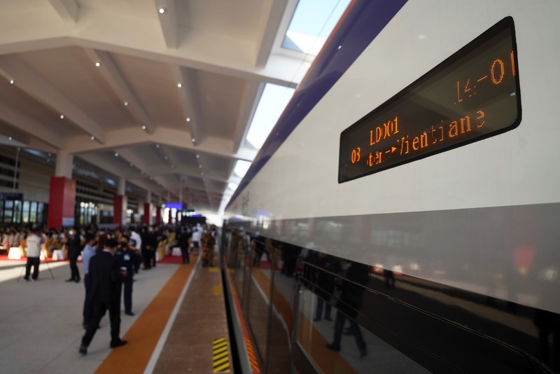 Peresmian proyek kereta cepat Laos-China. (REUTERS/PHOONSAB THEVONGSA)