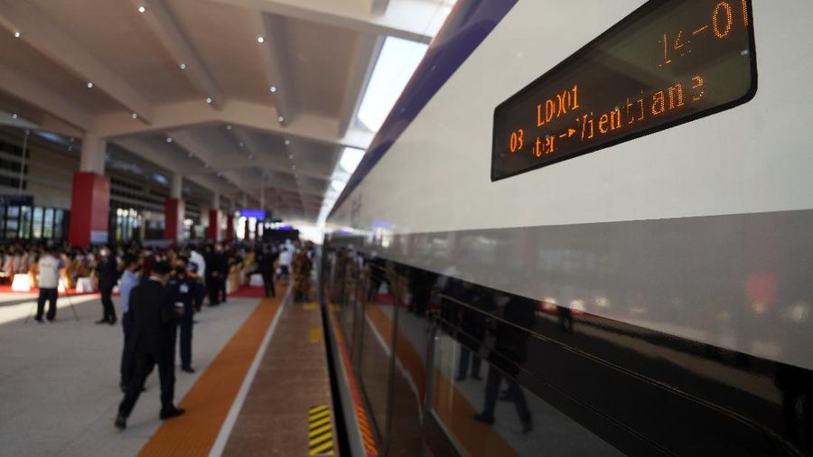 Peresmian proyek kereta cepat Laos-China. (REUTERS/PHOONSAB THEVONGSA)