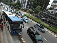 PPKM Level 2 Jakarta, Jam Operasional Transportasi Diperketat