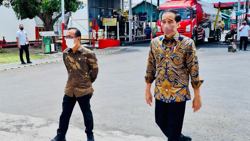 Presiden Jokowi Melakukan Sidak di Terminal BBM Sanggaran, Denpasar, (3/12/2021). (Dok: Biro Pers Sekretariat Presiden)