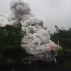 1 Orang Meninggal, 41 Luka-Luka Akibat Letusan Gunung Semeru