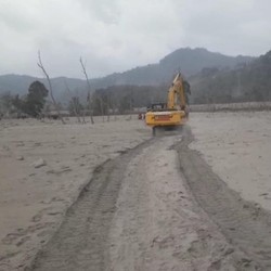 Gunung Semeru Naik ke Level 3 Siaga, Efek dari Gempa Jember?