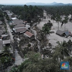 Melihat Kondisi Desa Sumberwuluh Usai Erupsi Gunung Semeru