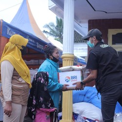 BRI Kerahkan Mobil Evakuasi untuk Korban Erupsi Semeru
