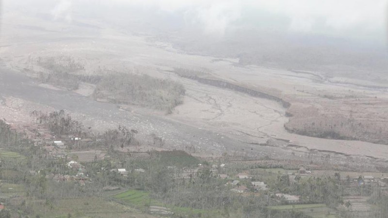Erupsi Gunung Semeru (BNPB)