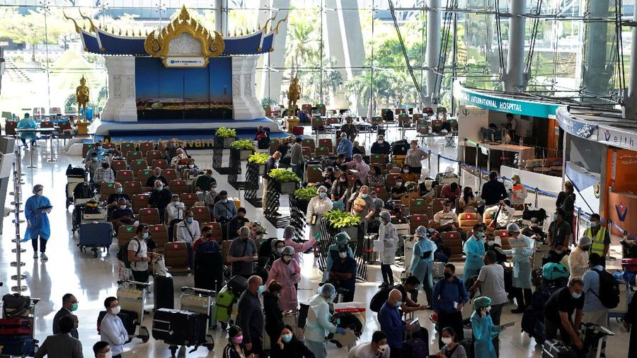 Singapura, Malaysia membuka kembali perbatasan darat di tengah kekhawatiran atas varian Omicron. (REUTERS/CAROLINE CHIA)