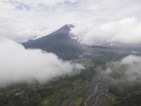 Alert, Status Gunung Semeru Naik ke Level III Siaga!