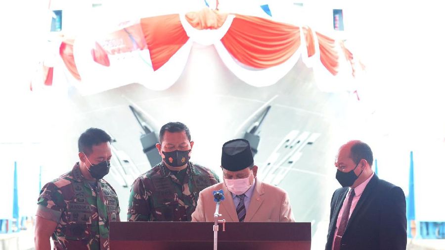 Kapal Cepat Rudal (KCR) 60 Meter di PT PAL, Surabaya (Dokumentasi Biro Humas Setjen Kemhan)