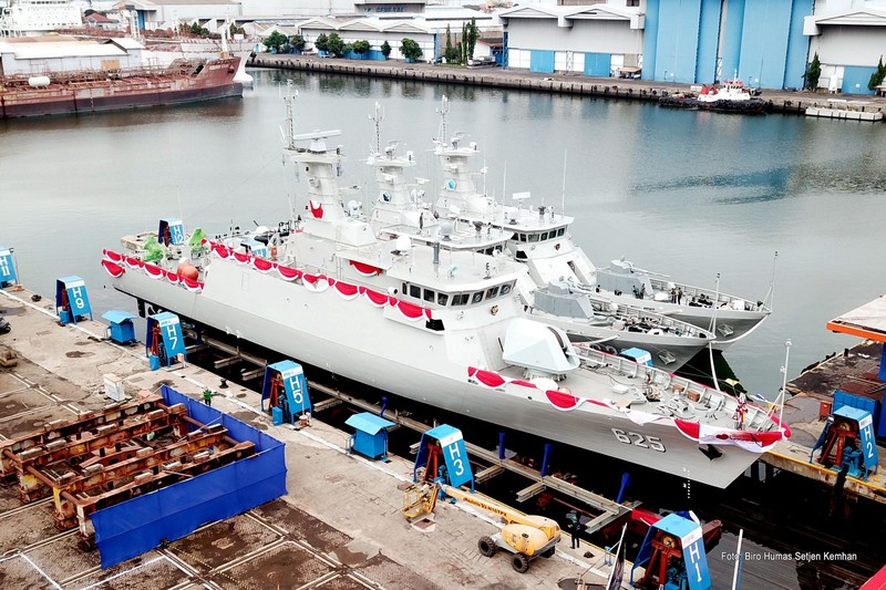 Kapal Cepat Rudal (KCR) 60 Meter di PT PAL, Surabaya (Dokumentasi Biro Humas Setjen Kemhan) Kapal Cepat Rudal (KCR) 60 Meter di PT PAL, Surabaya (Dokumentasi Biro Humas Setjen Kemhan)