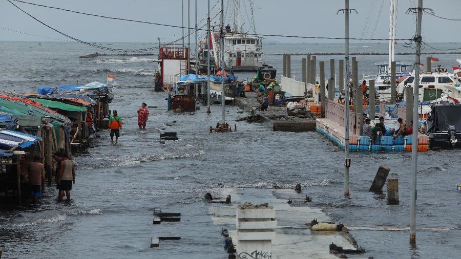 Banjir Rob di Muara Angke (CNBC Indonesia/Andrean Kristianto)